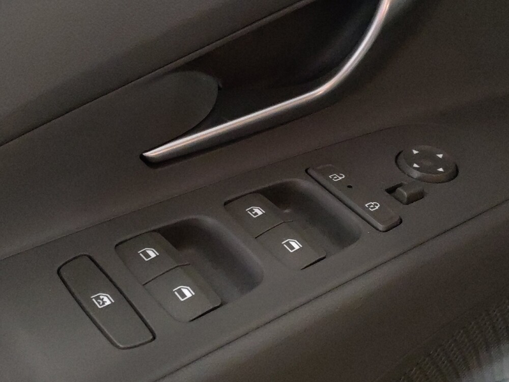 2025 Hyundai Elantra in Savannah, GA 31419 - 18121405 27