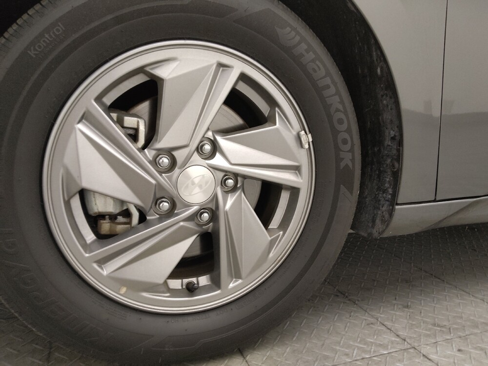 2025 Hyundai Elantra in Savannah, GA 31419 - 18121405 31