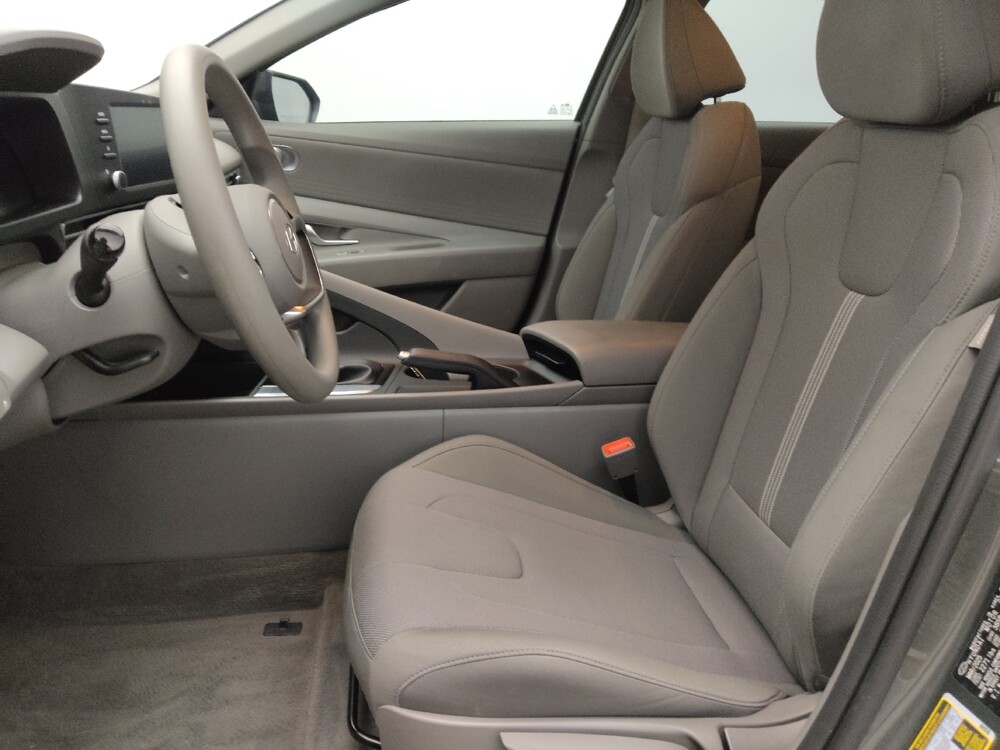 2025 Hyundai Elantra in Savannah, GA 31419 - 18121405 17