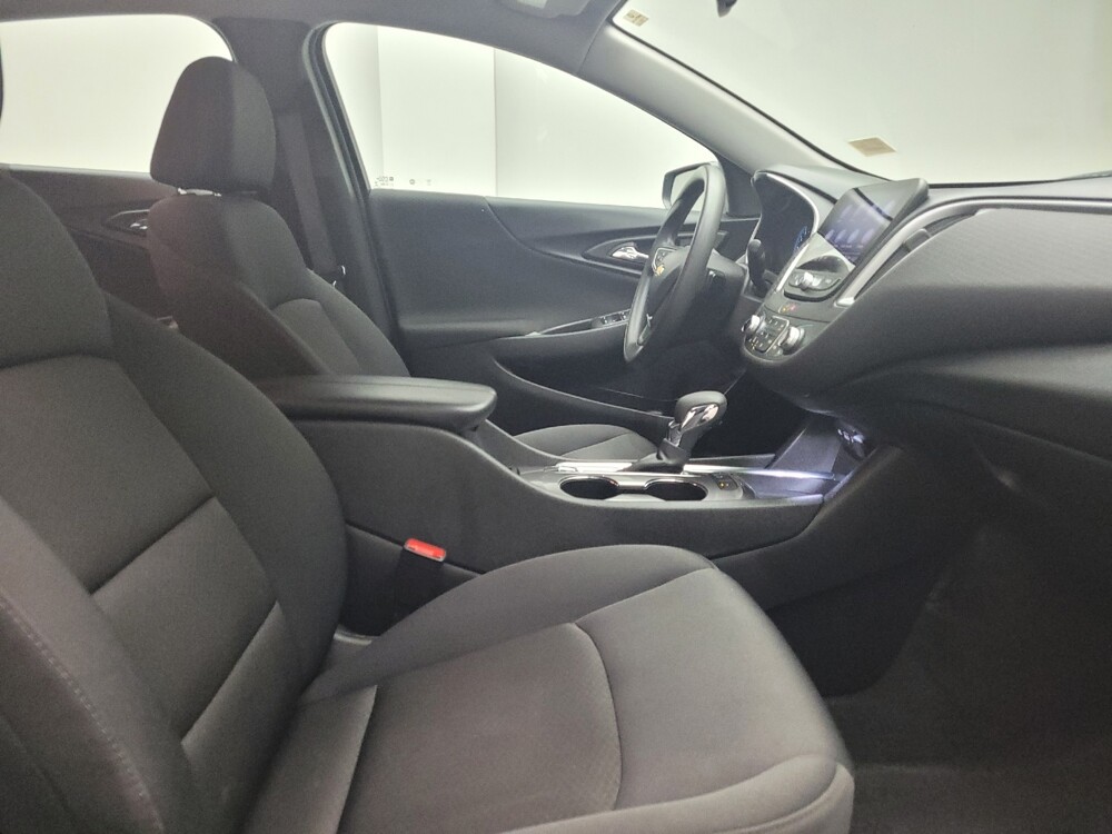 2025 Chevrolet Malibu in Taylor, MI 48180 - 18121411 21