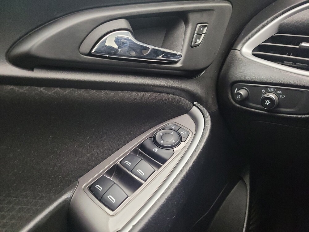 2025 Chevrolet Malibu in Taylor, MI 48180 - 18121411 27