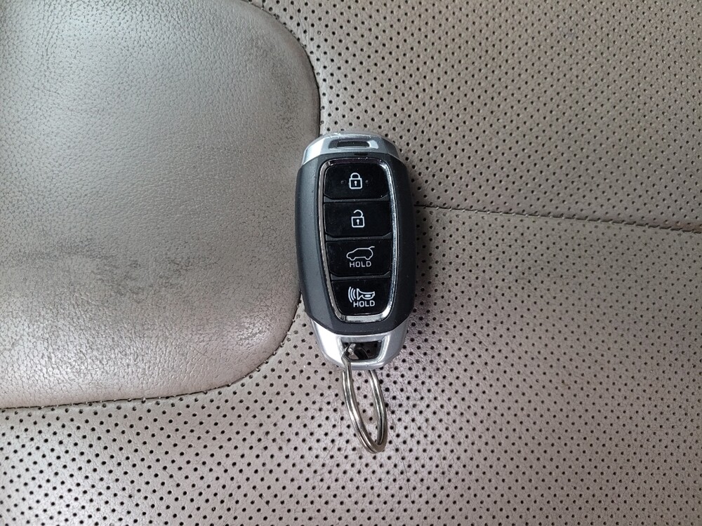 2019 Hyundai Santa Fe in Eastpointe, MI 48021 - 18121422 32