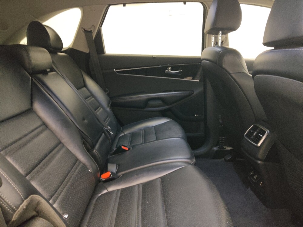 2019 Kia Sorento in Tulsa, OK 74145 - 18121426 19