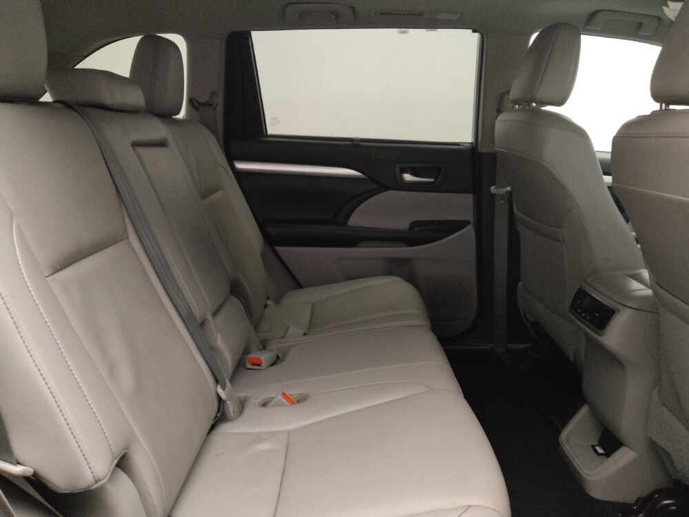 2019 Toyota Highlander in Plano, TX 75074 - 18121454 19