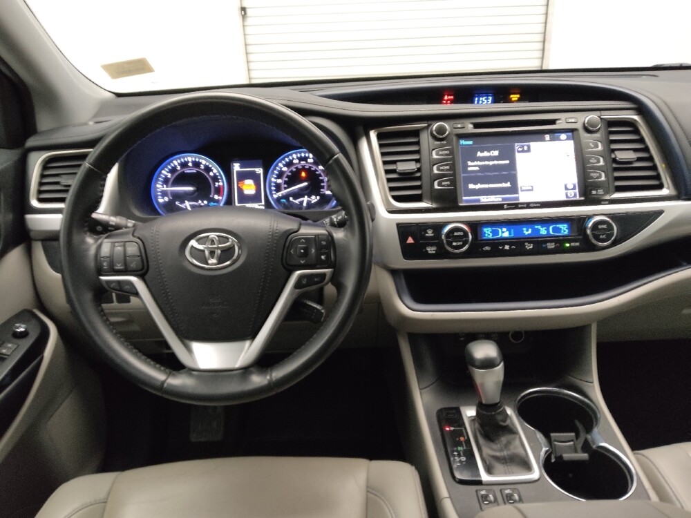 2019 Toyota Highlander in Plano, TX 75074 - 18121454 22