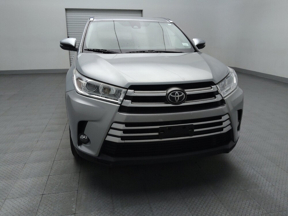 2019 Toyota Highlander in Plano, TX 75074 - 18121454 14