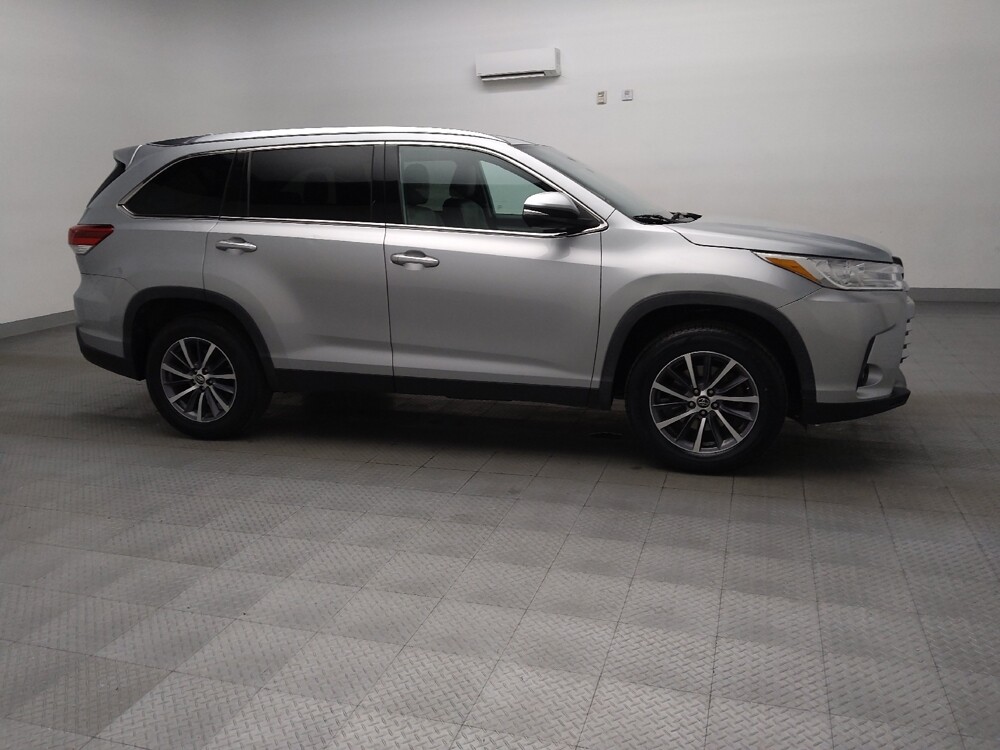 2019 Toyota Highlander in Plano, TX 75074 - 18121454 11