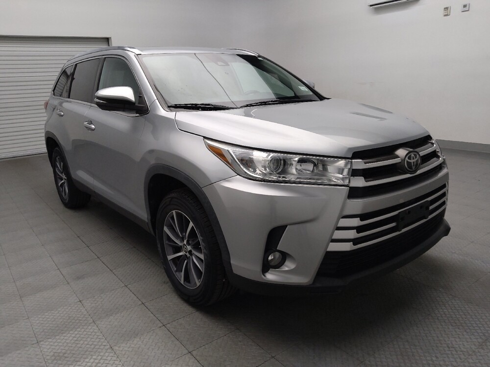 2019 Toyota Highlander in Plano, TX 75074 - 18121454 13
