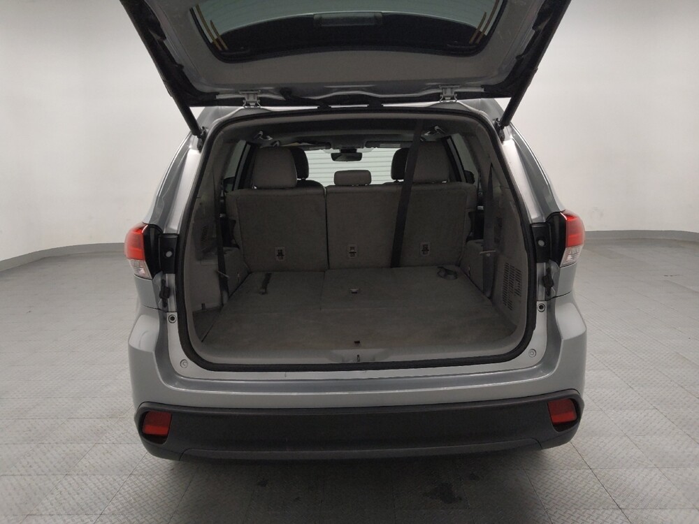 2019 Toyota Highlander in Plano, TX 75074 - 18121454 29