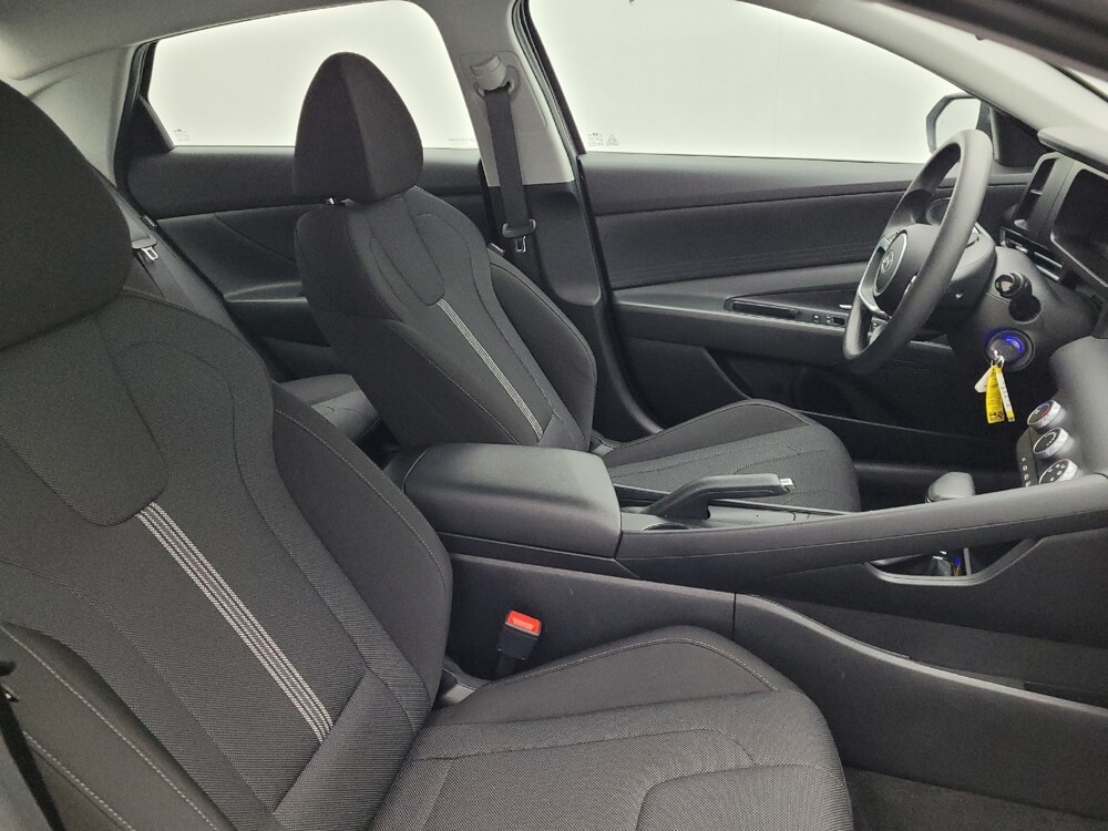 2025 Hyundai Elantra in Columbia, SC 29210 - 18121455 21
