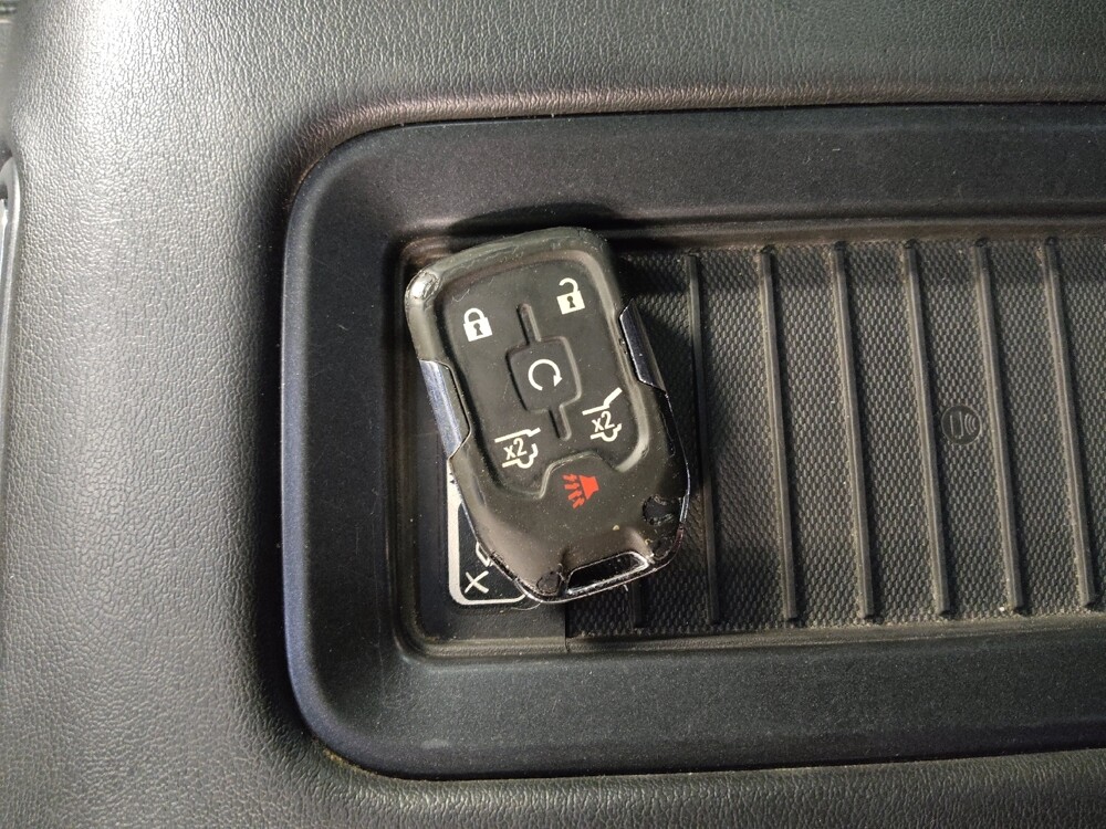 2017 Chevrolet Suburban in Charleston, SC 29414 - 18121476 32