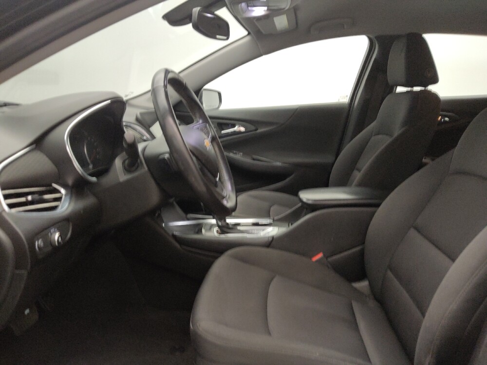 2018 Chevrolet Malibu in Albuquerque, NM 87123 - 18121477 17