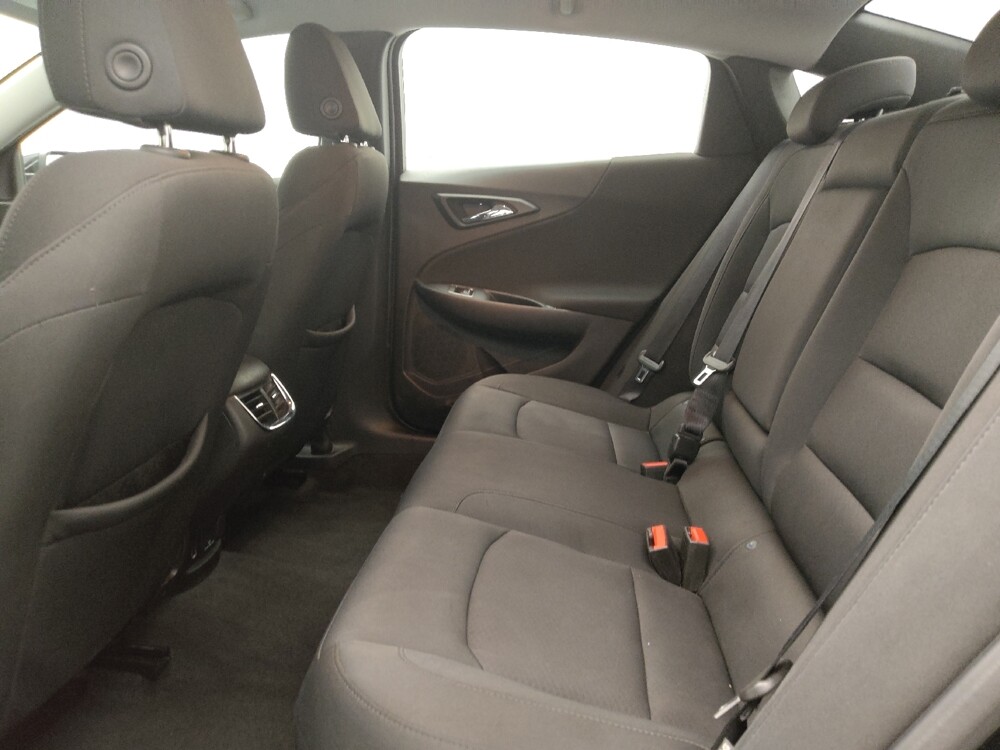 2018 Chevrolet Malibu in Albuquerque, NM 87123 - 18121477 18