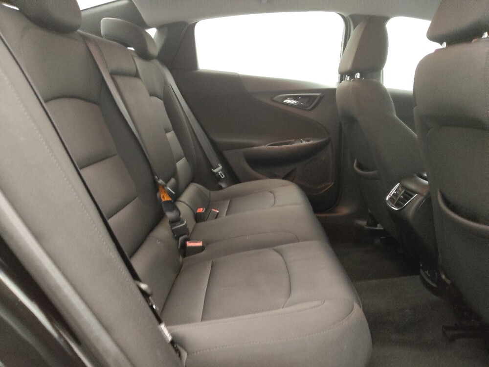 2018 Chevrolet Malibu in Albuquerque, NM 87123 - 18121477 19