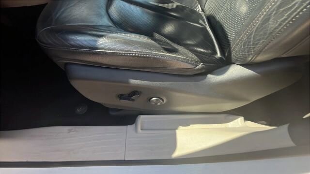 2017 Chrysler Pacifica in Greenville, SC 29607 - 18121491 35