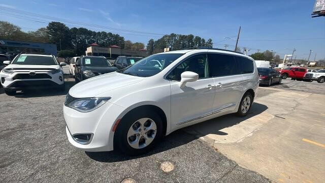 2017 Chrysler Pacifica in Greenville, SC 29607 - 18121491 7