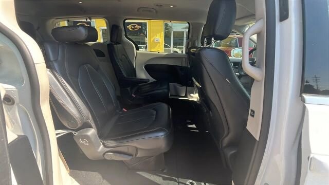 2017 Chrysler Pacifica in Greenville, SC 29607 - 18121491 20