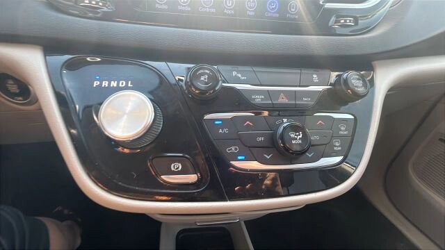 2017 Chrysler Pacifica in Greenville, SC 29607 - 18121491 40