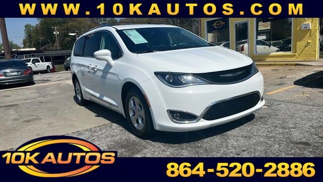 2017 Chrysler Pacifica in Greenville, SC 29607 - 18121491