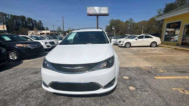 2017 Chrysler Pacifica in Greenville, SC 29607 - 18121491 8