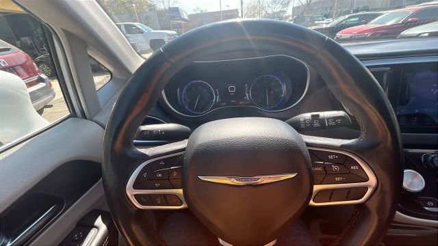 2017 Chrysler Pacifica in Greenville, SC 29607 - 18121491 37