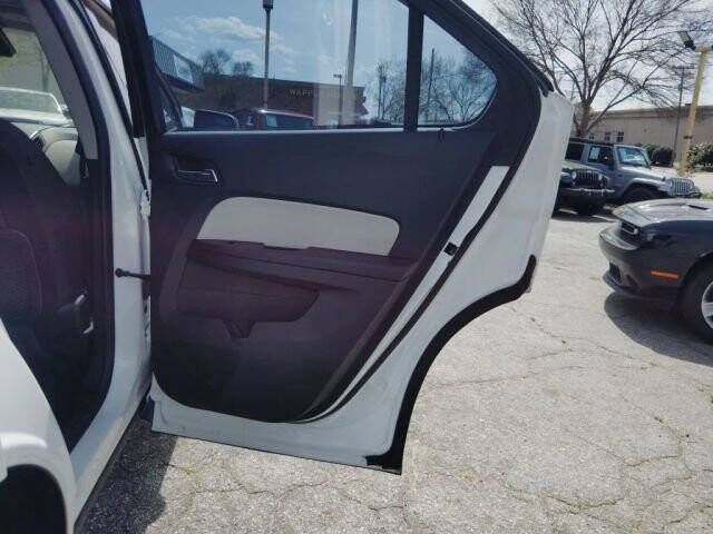 2015 Chevrolet Equinox in Greenville, SC 29607 - 18121496 16