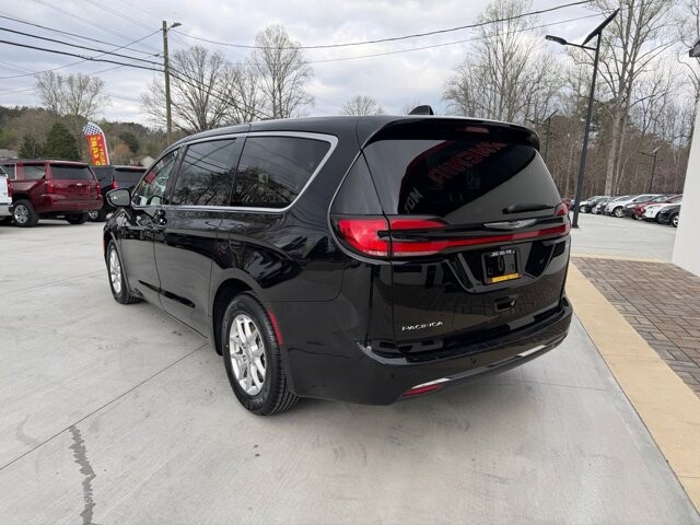 2024 Chrysler Pacifica in Knoxville, TN 37920 - 18121499 2