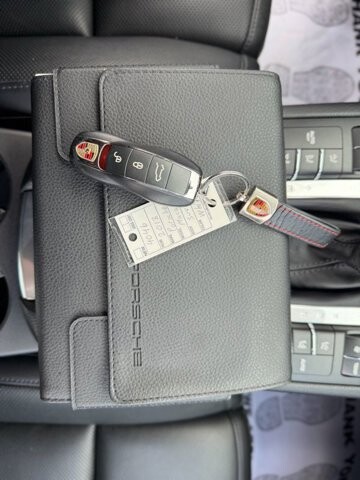 2018 Porsche Macan in Knoxville, TN 37920 - 18121500 27