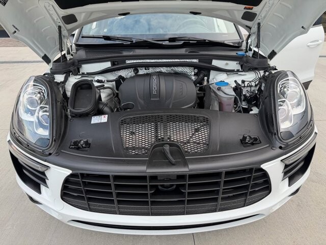 2018 Porsche Macan in Knoxville, TN 37920 - 18121500 29