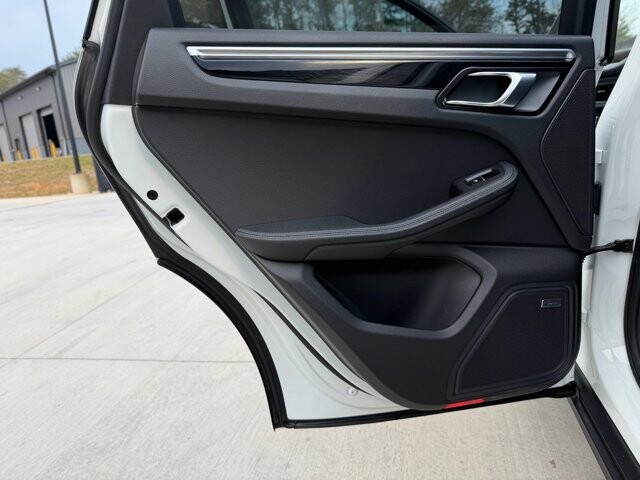 2018 Porsche Macan in Knoxville, TN 37920 - 18121500 6