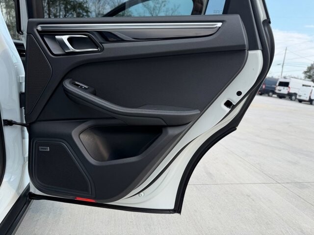 2018 Porsche Macan in Knoxville, TN 37920 - 18121500 8