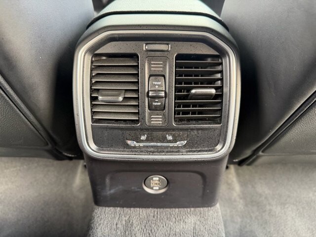 2018 Porsche Macan in Knoxville, TN 37920 - 18121500 17