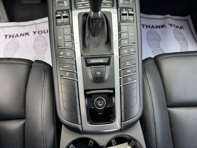 2018 Porsche Macan in Knoxville, TN 37920 - 18121500 25