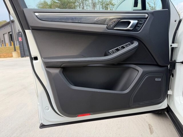 2018 Porsche Macan in Knoxville, TN 37920 - 18121500 5