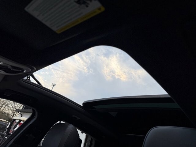 2018 Porsche Macan in Knoxville, TN 37920 - 18121500 28