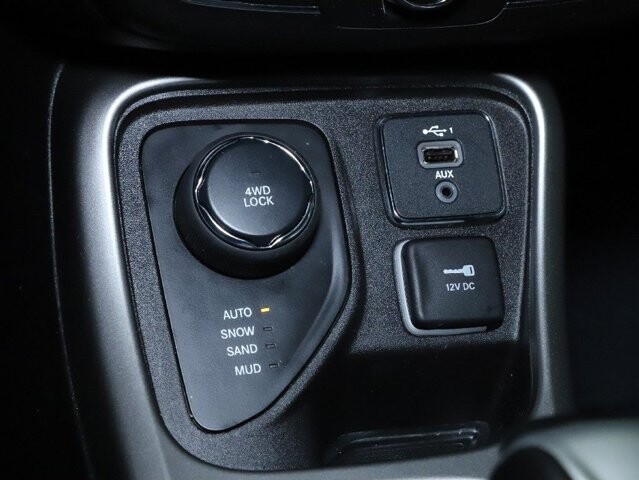 2020 Jeep Compass in Bedford, OH 44146 - 18121501 27