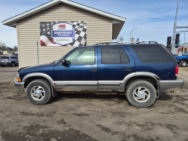 2000 Chevrolet Blazer in Wadena, MN 56482 - 18121504