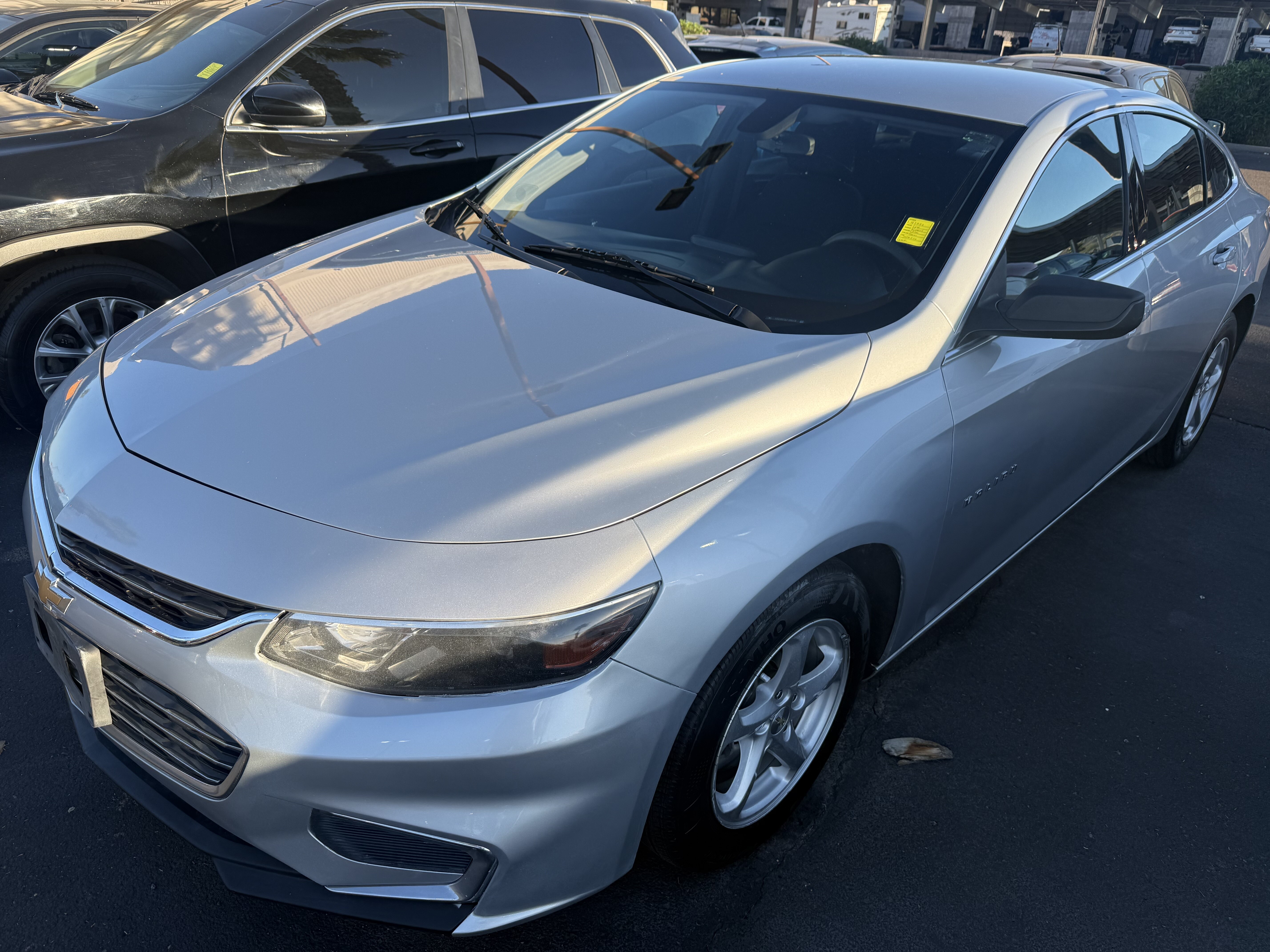 2018 Chevrolet Malibu in Phoenix, AZ 85022 - 18121508