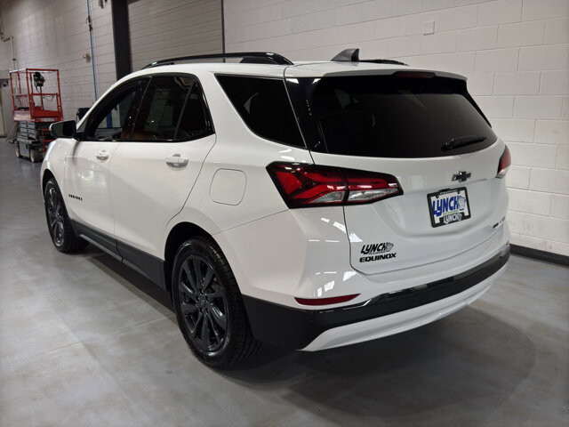 2022 Chevrolet Equinox in Burlington, WI 53105 - 18121509 3