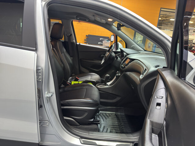 2022 Chevrolet Trax in Burlington, WI 53105 - 18121511 16