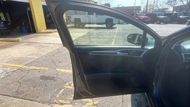 2016 Ford Fusion in Greenville, SC 29607 - 18121521 29