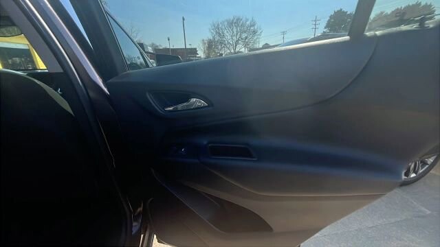 2020 Chevrolet Equinox in Greenville, SC 29607 - 18121522 21