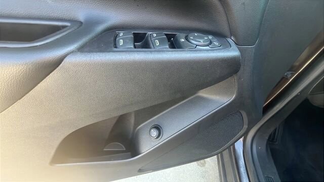 2020 Chevrolet Equinox in Greenville, SC 29607 - 18121522 35