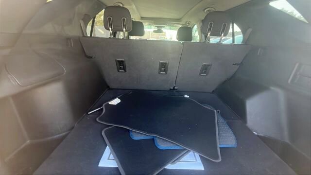 2020 Chevrolet Equinox in Greenville, SC 29607 - 18121522 26