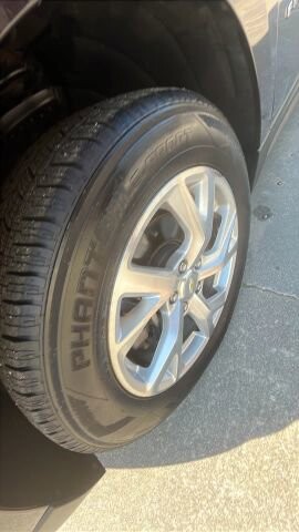 2020 Chevrolet Equinox in Greenville, SC 29607 - 18121522 13