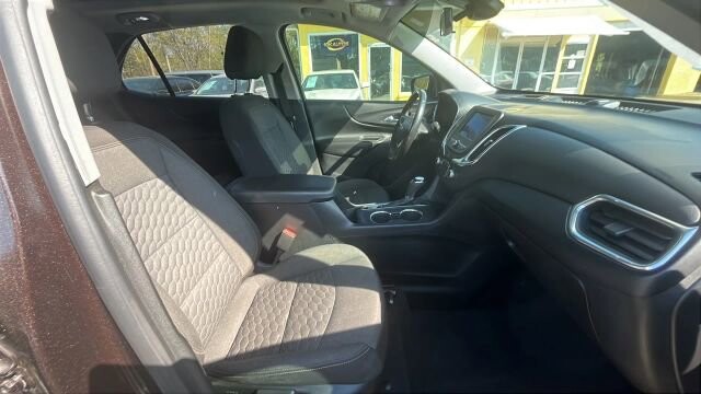 2020 Chevrolet Equinox in Greenville, SC 29607 - 18121522 16