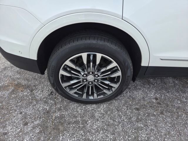 2017 Cadillac XT5 in Greenville, SC 29607 - 18121523 9