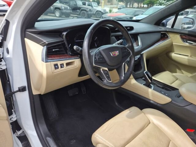 2017 Cadillac XT5 in Greenville, SC 29607 - 18121523 32