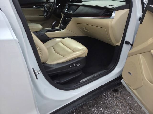 2017 Cadillac XT5 in Greenville, SC 29607 - 18121523 16