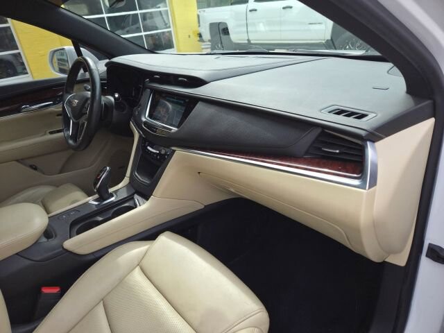 2017 Cadillac XT5 in Greenville, SC 29607 - 18121523 17